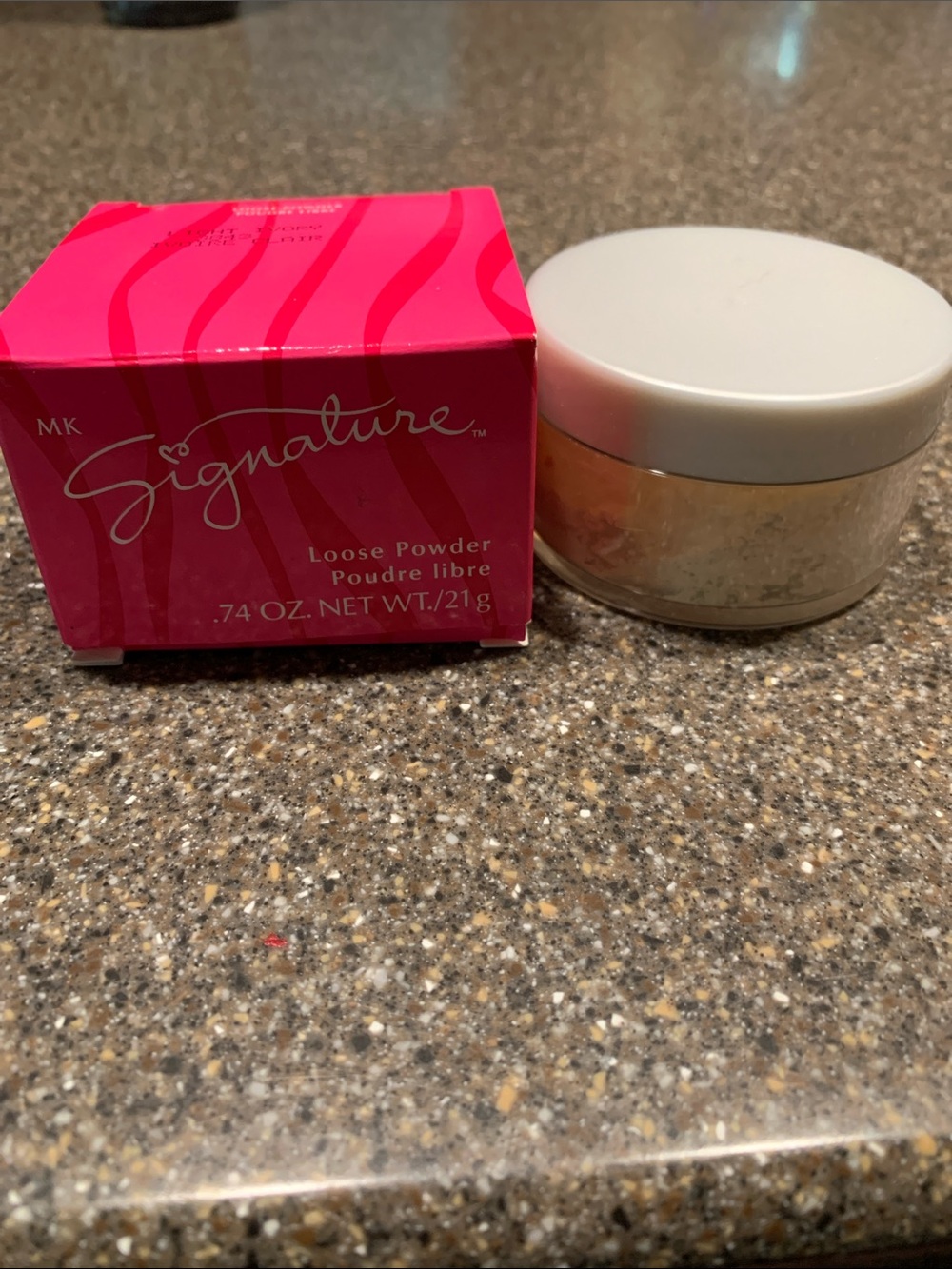 Mary Kay LIGHT IVORY Signature Loose Powder NEW